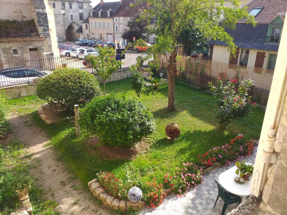 La Cour Du Chateau La Charité-sur-Loire Eksteriør billede