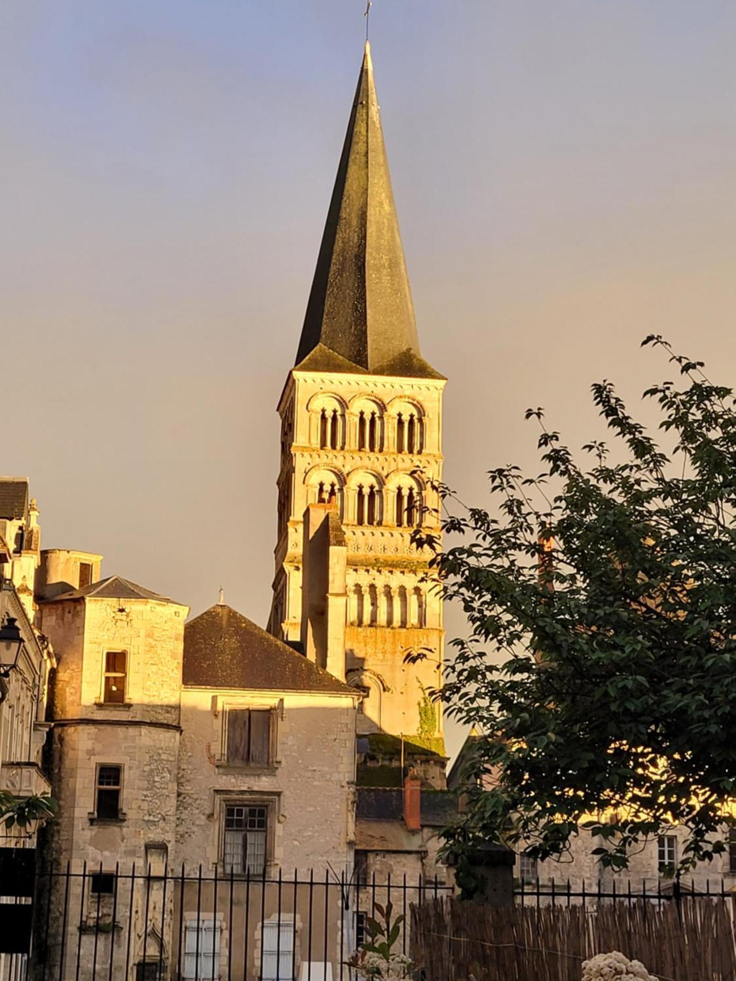 La Cour Du Chateau La Charité-sur-Loire Eksteriør billede