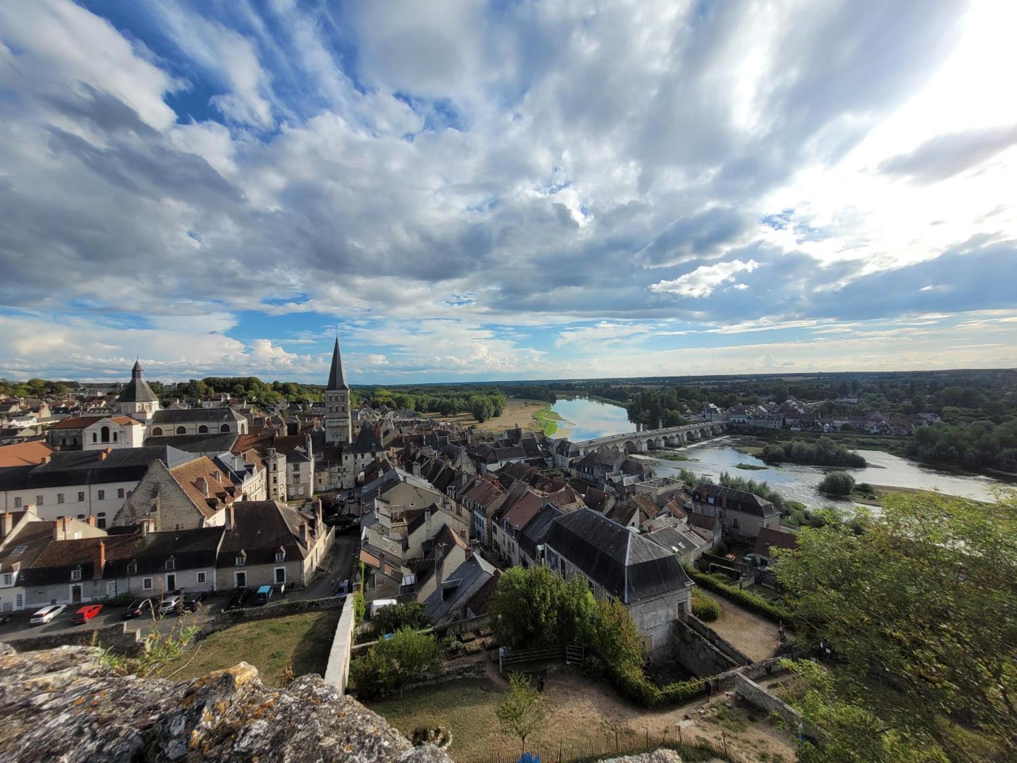La Cour Du Chateau La Charité-sur-Loire Eksteriør billede