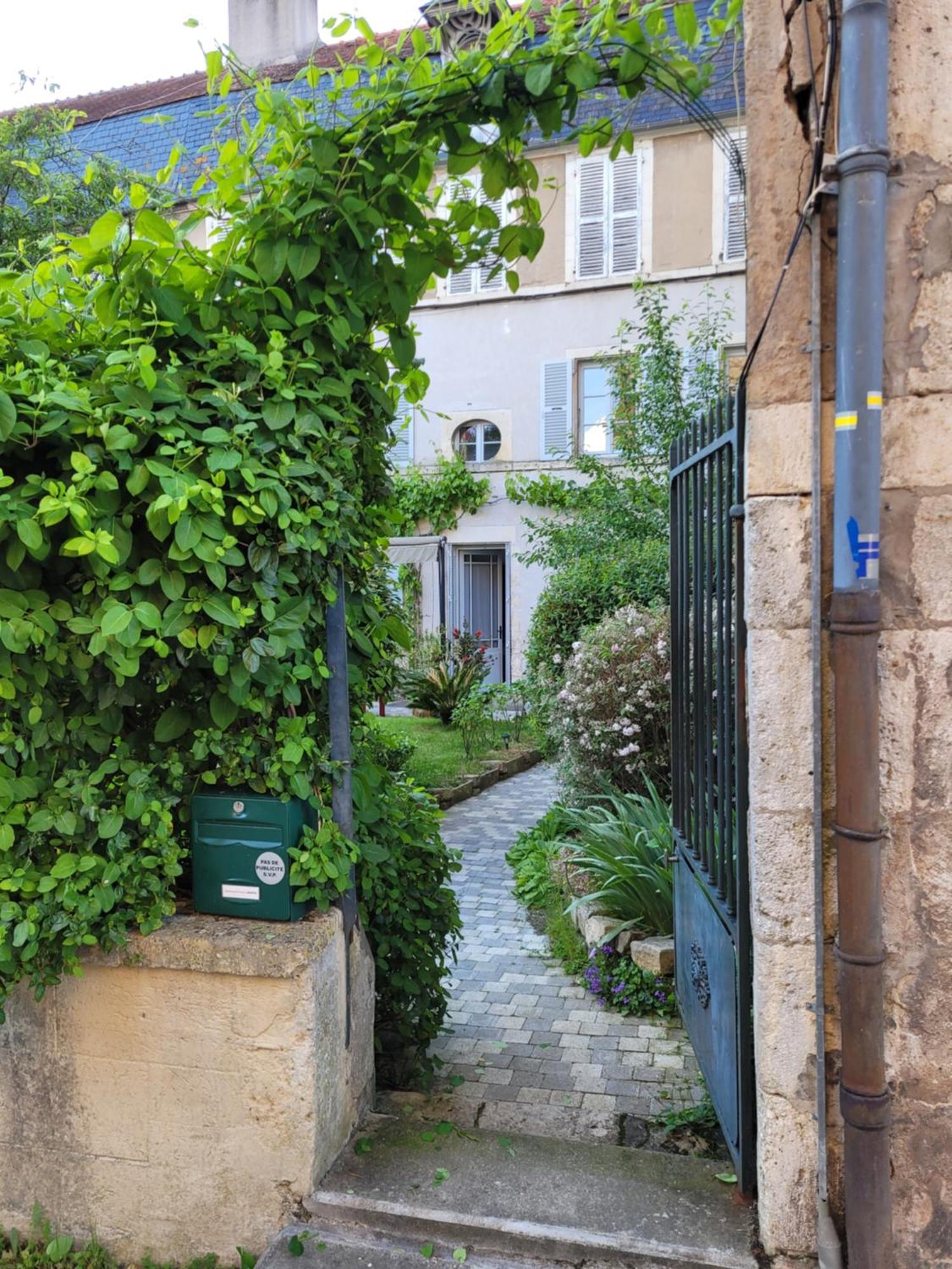 La Cour Du Chateau La Charité-sur-Loire Eksteriør billede